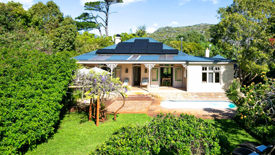 11 Kloof Farm House