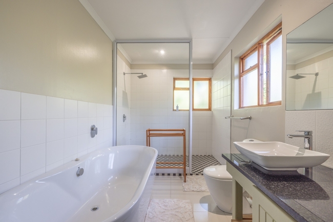 Flatlet bathroom