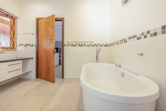 Annexe bathroom