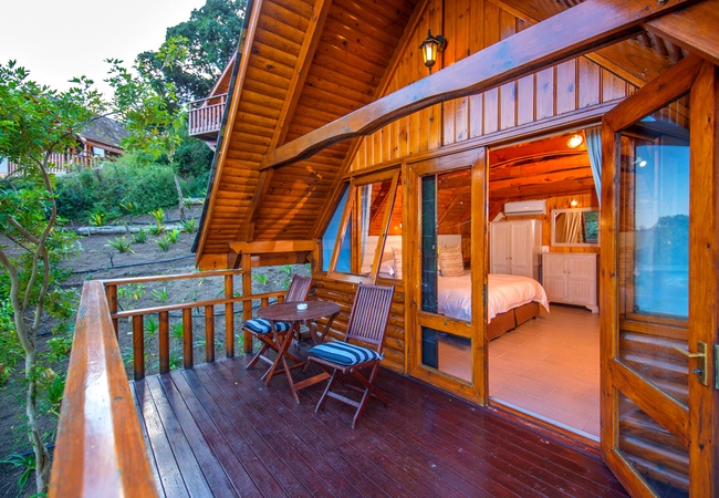 Semi-Detached Log Cabin - Walk in Shower