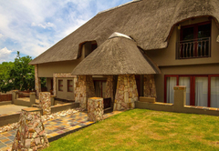 Africlassic River Lodge