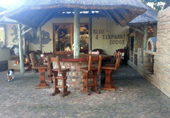 Aloe and Elephant Lodge