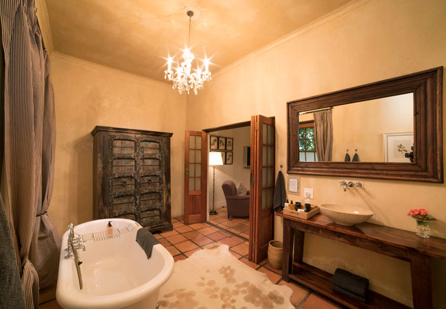 Superior Rooms - Winelands bathroom