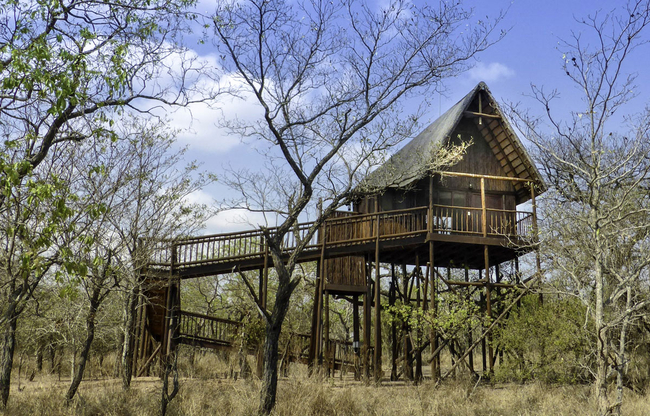 Zebra House with Kitchen and Boma