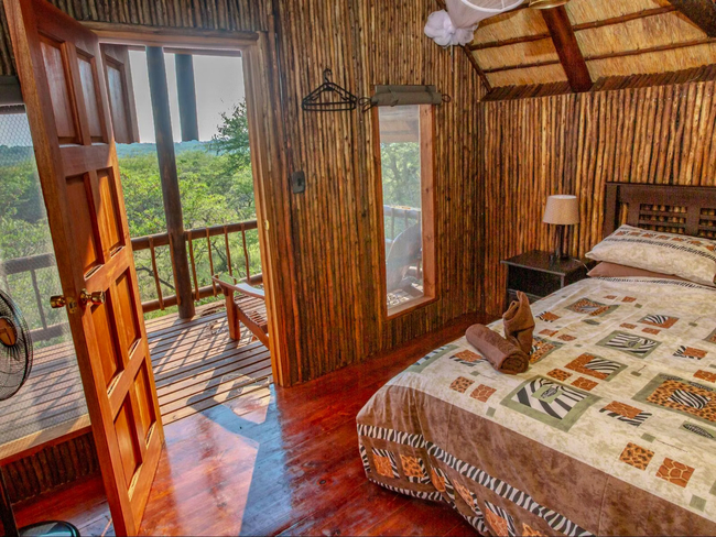 Kudu Tree House with Kitchen and Boma