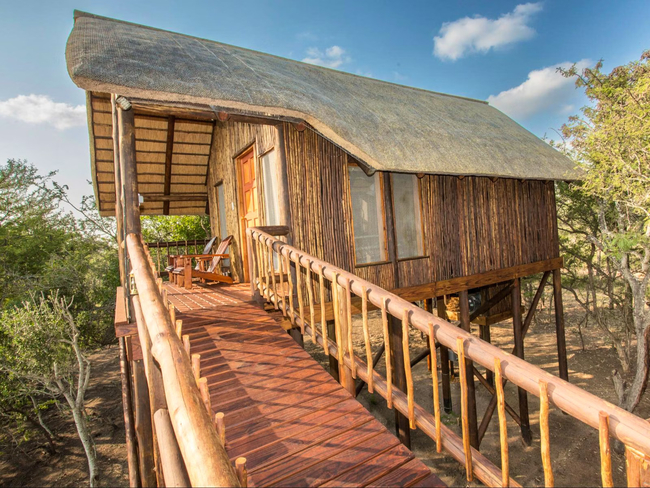 Kudu Tree House with Kitchen and Boma