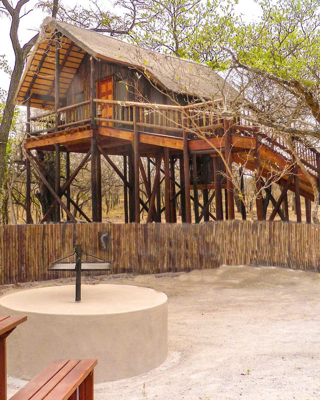 Kudu Tree House with Kitchen and Boma