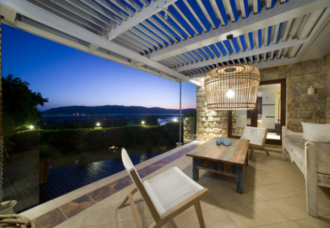 SUN Garden Pool Room with own terrace