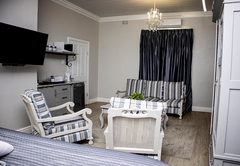 French Karoo Room 6