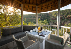 Clifftop Exclusive Safari Hideaway