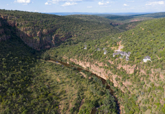 Clifftop Exclusive Safari Hideaway