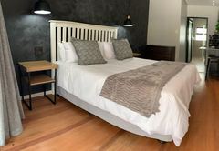 Queen Bed Self Catering Suite