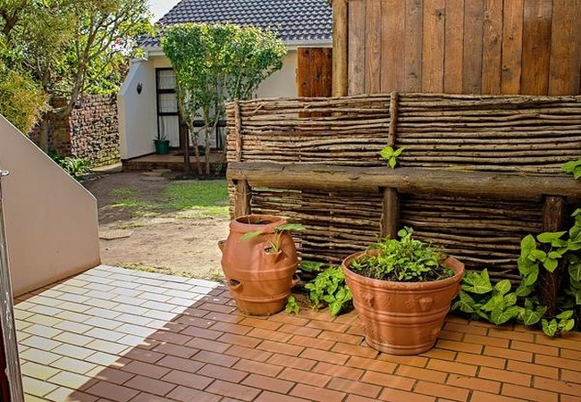 Garden room with lounge