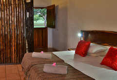 INGWE and INGWENYAMA 3 Sleeper Chalet 