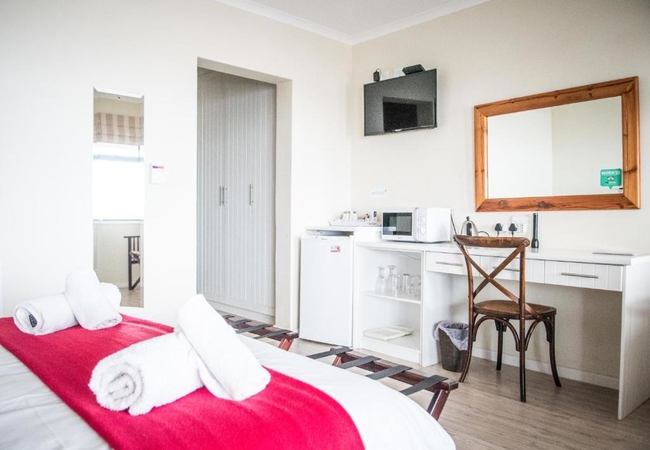 Oystercatcher: Standard Double Room