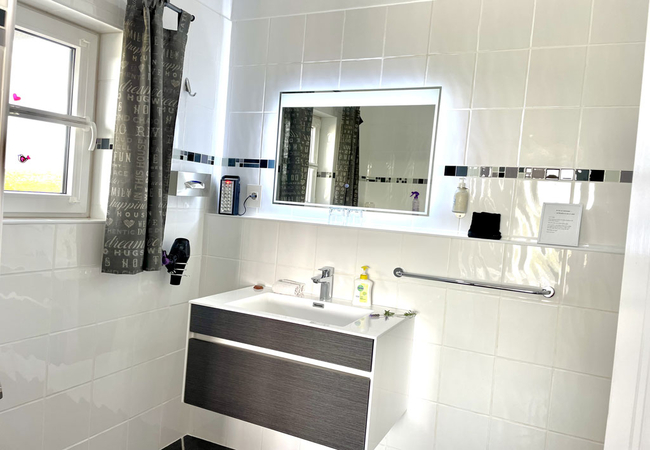 White Mussel  ensuite