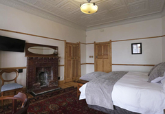 Deluxe King Room with Full En-suite