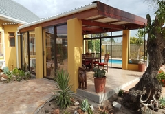 Flintstones Guest House Milnerton