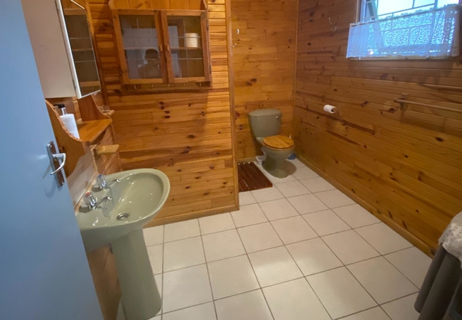 bathroom Unit B