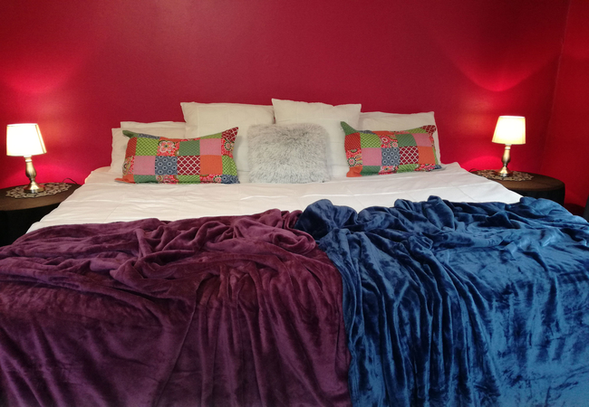 Magenta - magnificent king size bed