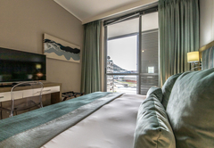 aha Harbour Bridge Hotel & Suites