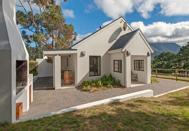 Agapanthus Cottage