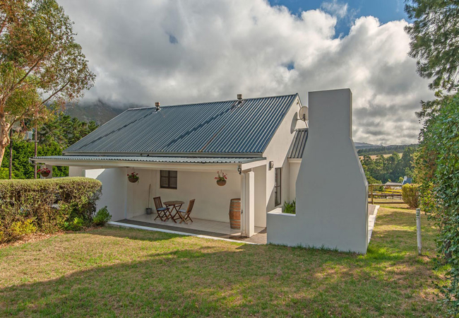 Agapanthus Cottage