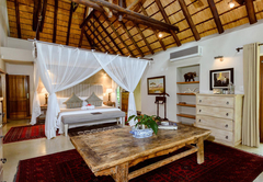 Khaya Ndlovu Safari Manor