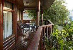 1 Bedroom Garden Chalet 