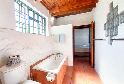 Self Catering Cottage Bathroom