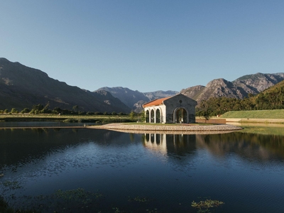 La Roche Estate