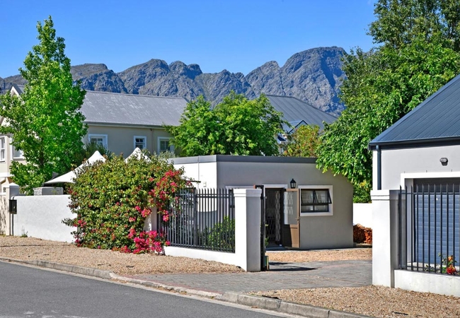 La Rochelle Cottage