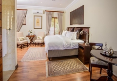 Presidential Self-Catering (River House) 