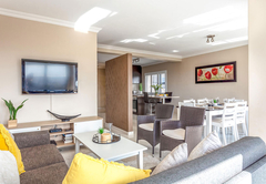 Mandelas Gold Apartment  