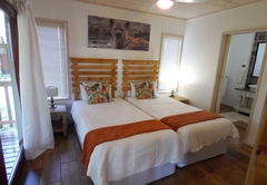 Monzi Safaris Lodge