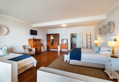 Deluxe Family Suite with Sea View