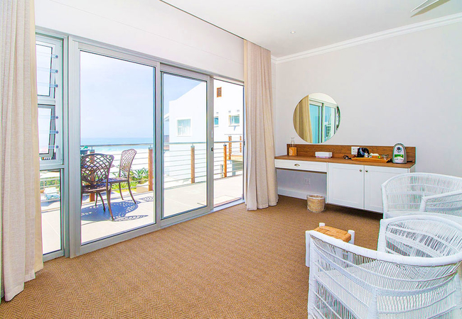 Deluxe Family Suite with Pool and Sea View