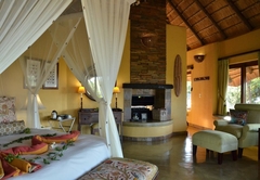 Luxury Bush Villa room