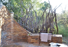 Bush Villa outside shower