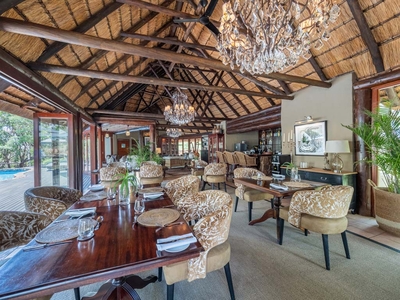 Ndlovu Safari Lodge