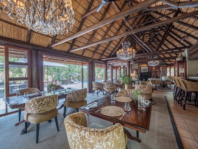 Ndlovu Safari Lodge