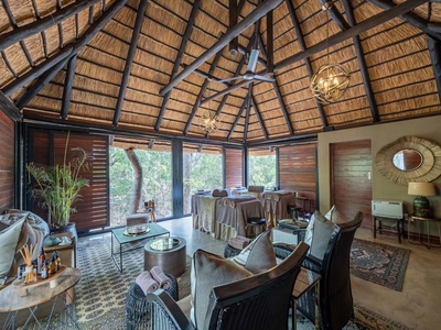 Ndlovu Safari Lodge