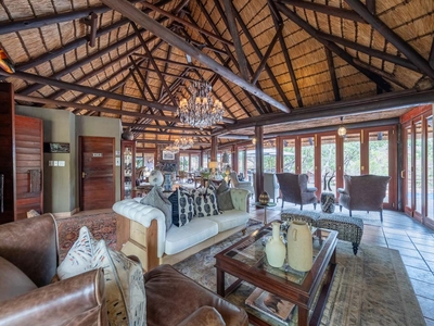 Ndlovu Safari Lodge