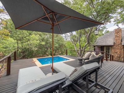 Ndlovu Safari Lodge