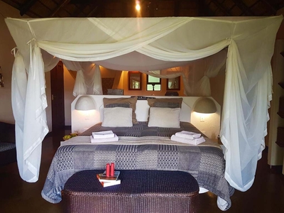 Nyati Safari Lodge