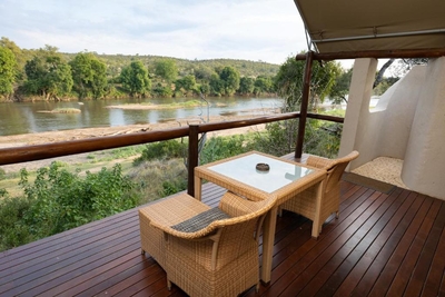 Nyati Safari Lodge