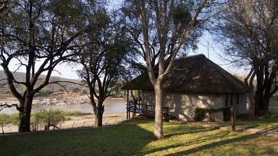 Nyati Safari Lodge