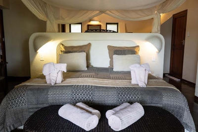 Nyati Safari Lodge