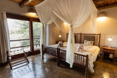 Nyati Safari Lodge