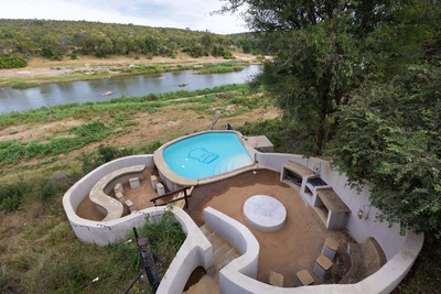 Nyati Safari Lodge